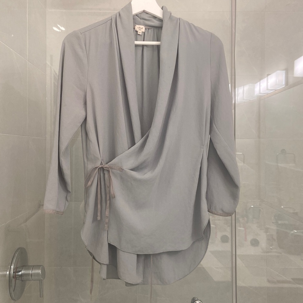 Wrap around Wilfred top. - Colour is light sage.